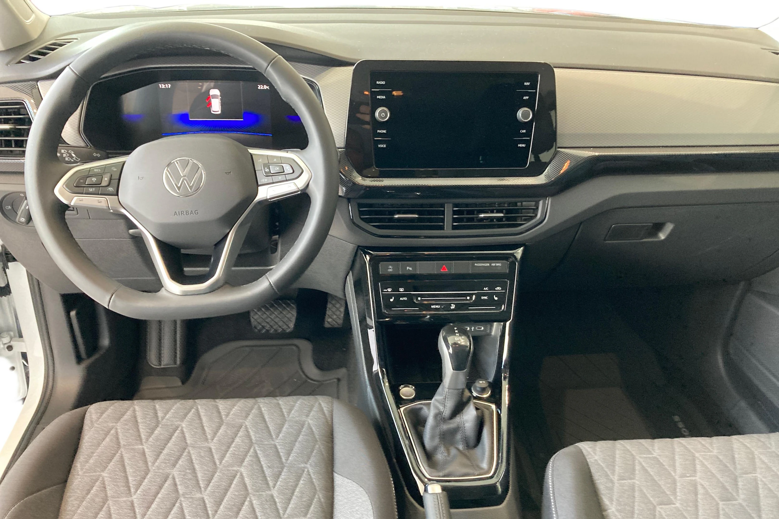 valkoinen Volkswagen T-Cross 2026 kuva 7.