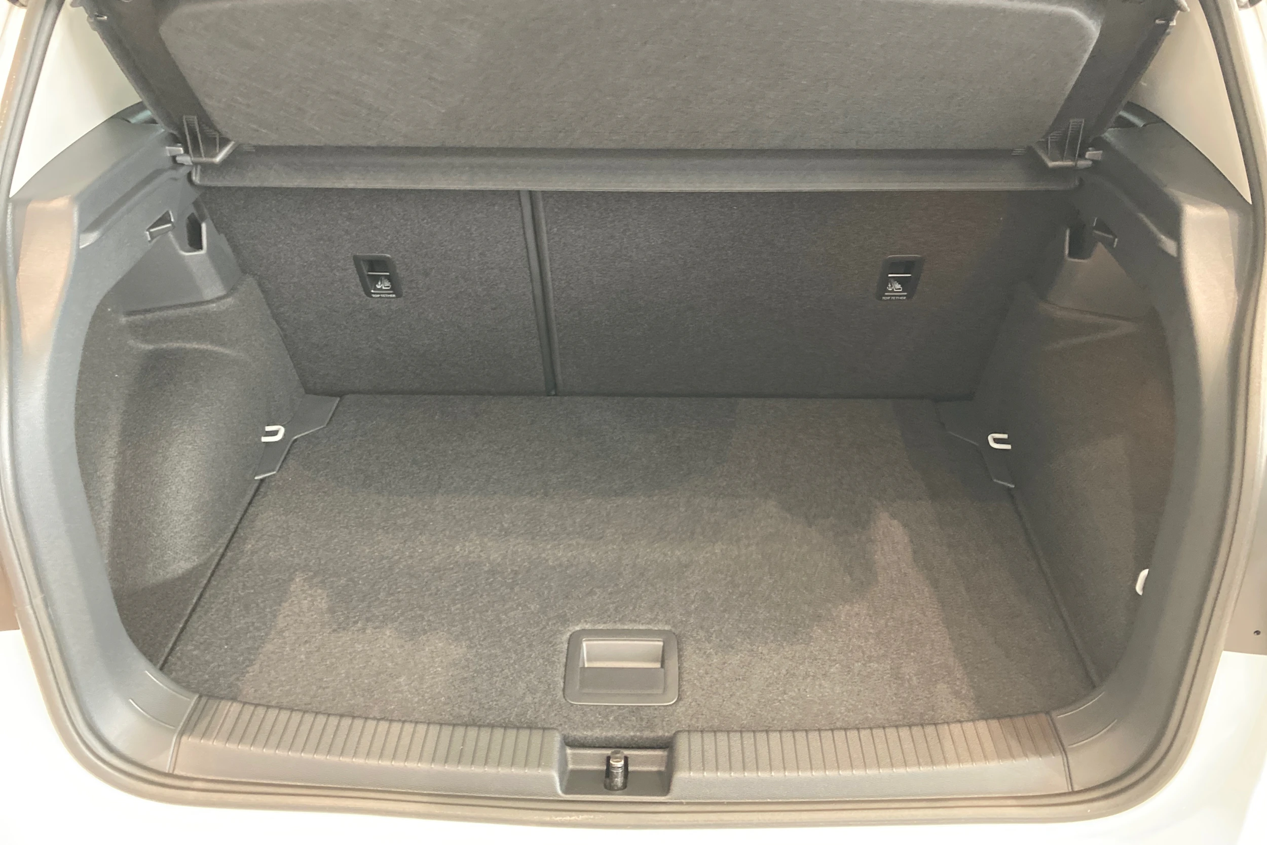 valkoinen Volkswagen T-Cross 2026 kuva 18.