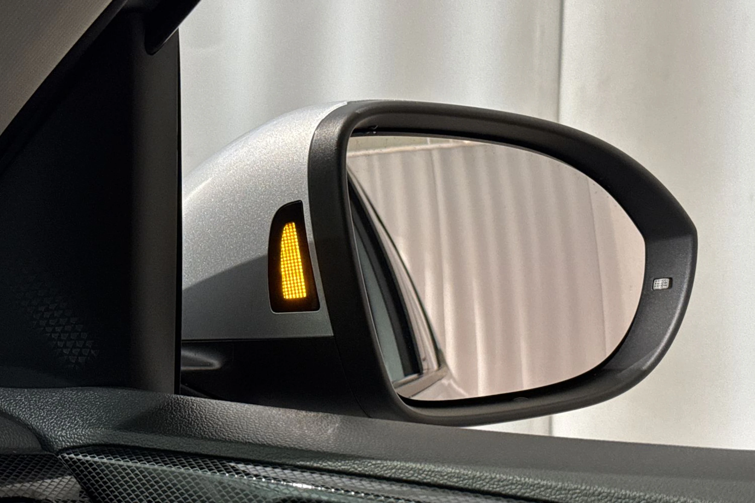 met. harmaa Volkswagen T-Cross 2027 kuva 22.