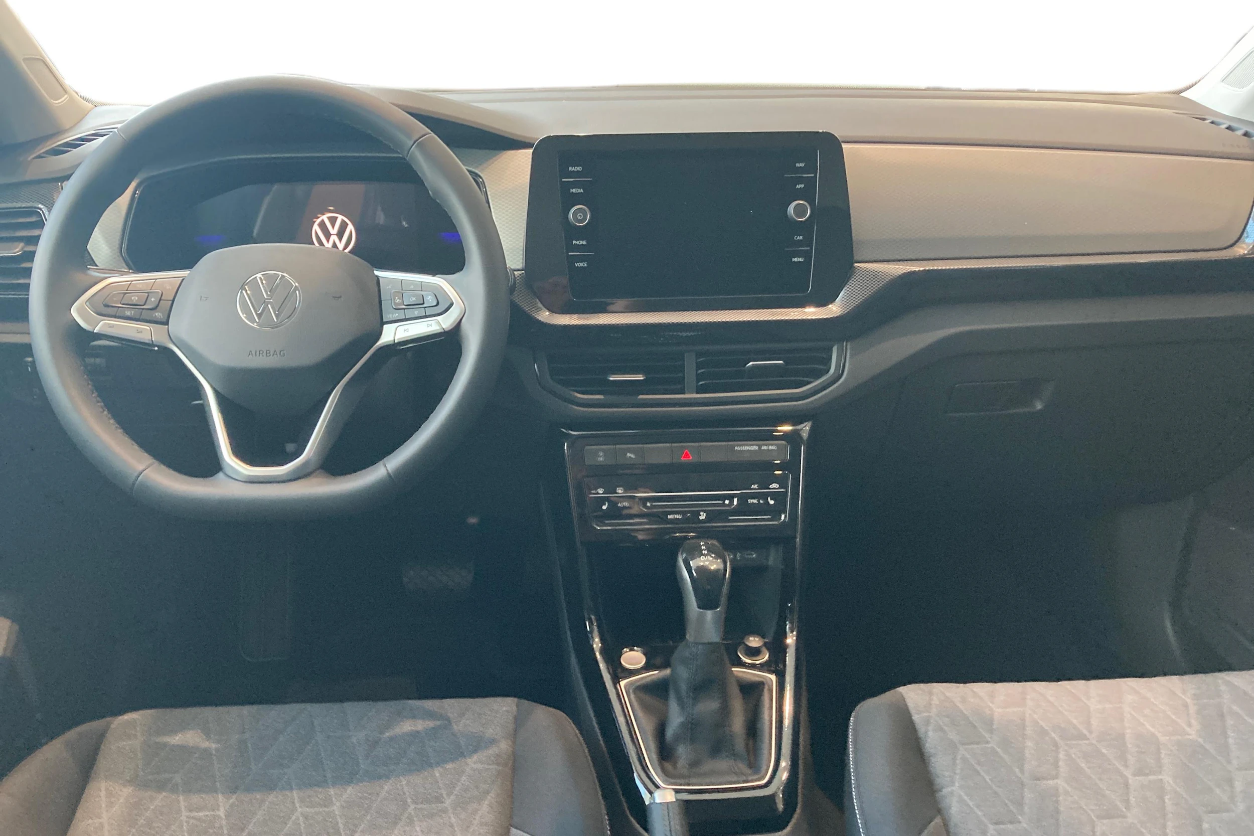 harmaa Volkswagen T-Cross 2027 kuva 7.