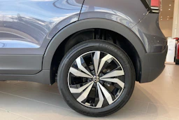 harmaa Volkswagen T-Cross 2027 kuva 10.