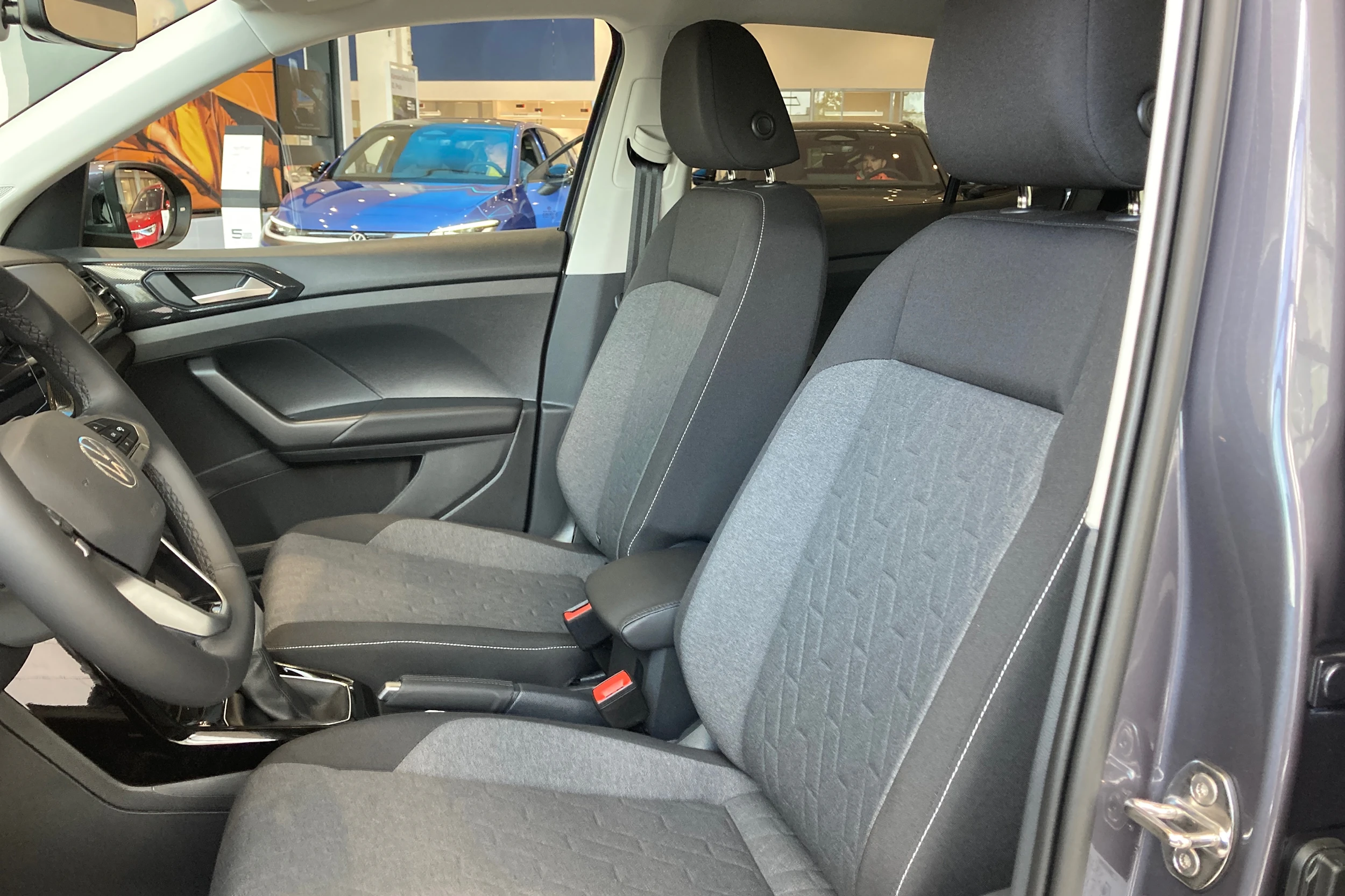 harmaa Volkswagen T-Cross 2027 kuva 11.