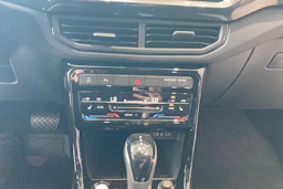 harmaa Volkswagen T-Cross 2027 kuva 13.