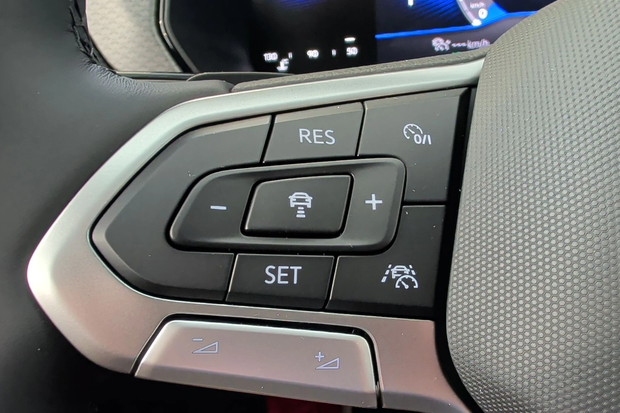 harmaa Volkswagen T-Cross 2027 kuva 17.