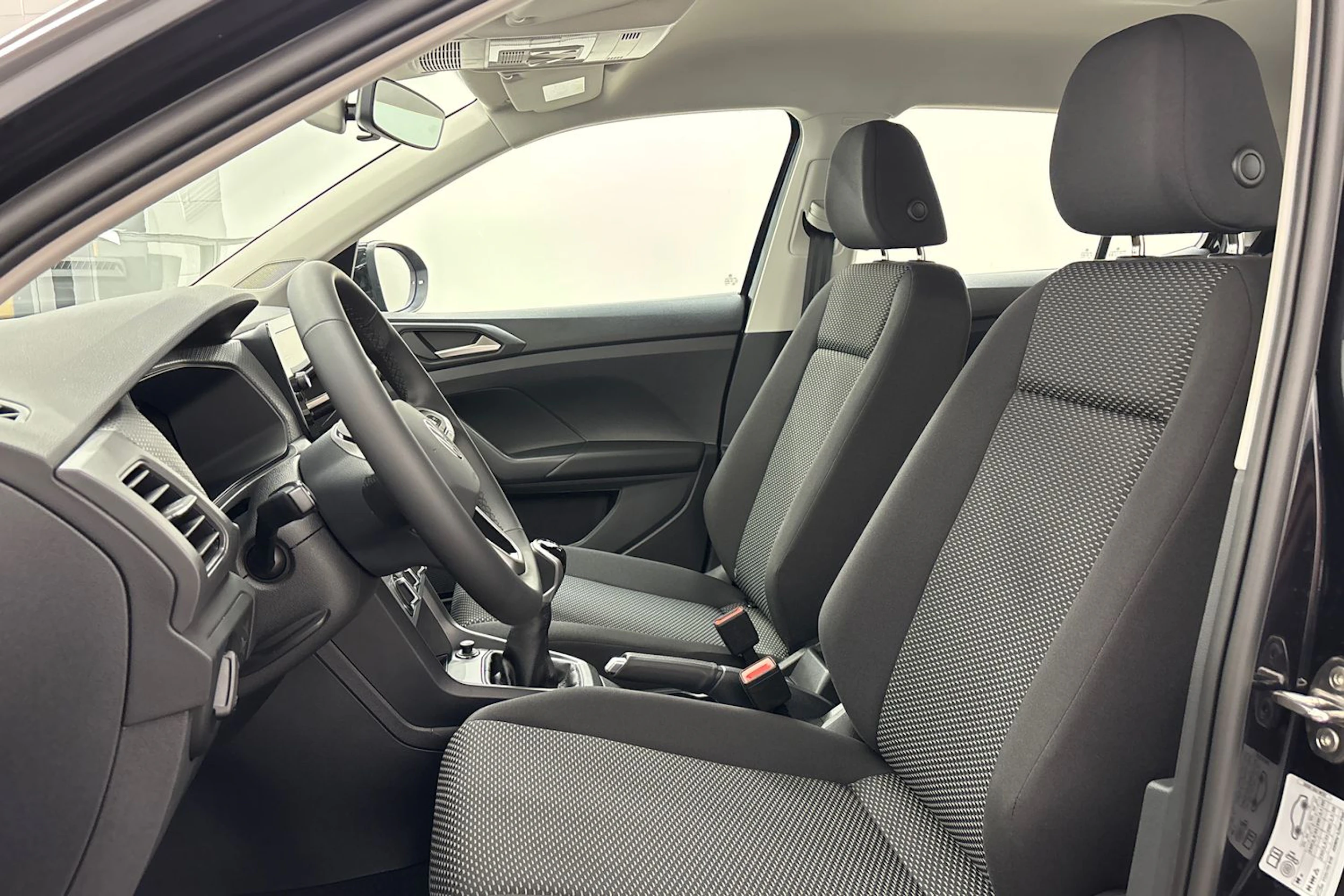 met. musta Volkswagen T-Cross 2027 kuva 11.