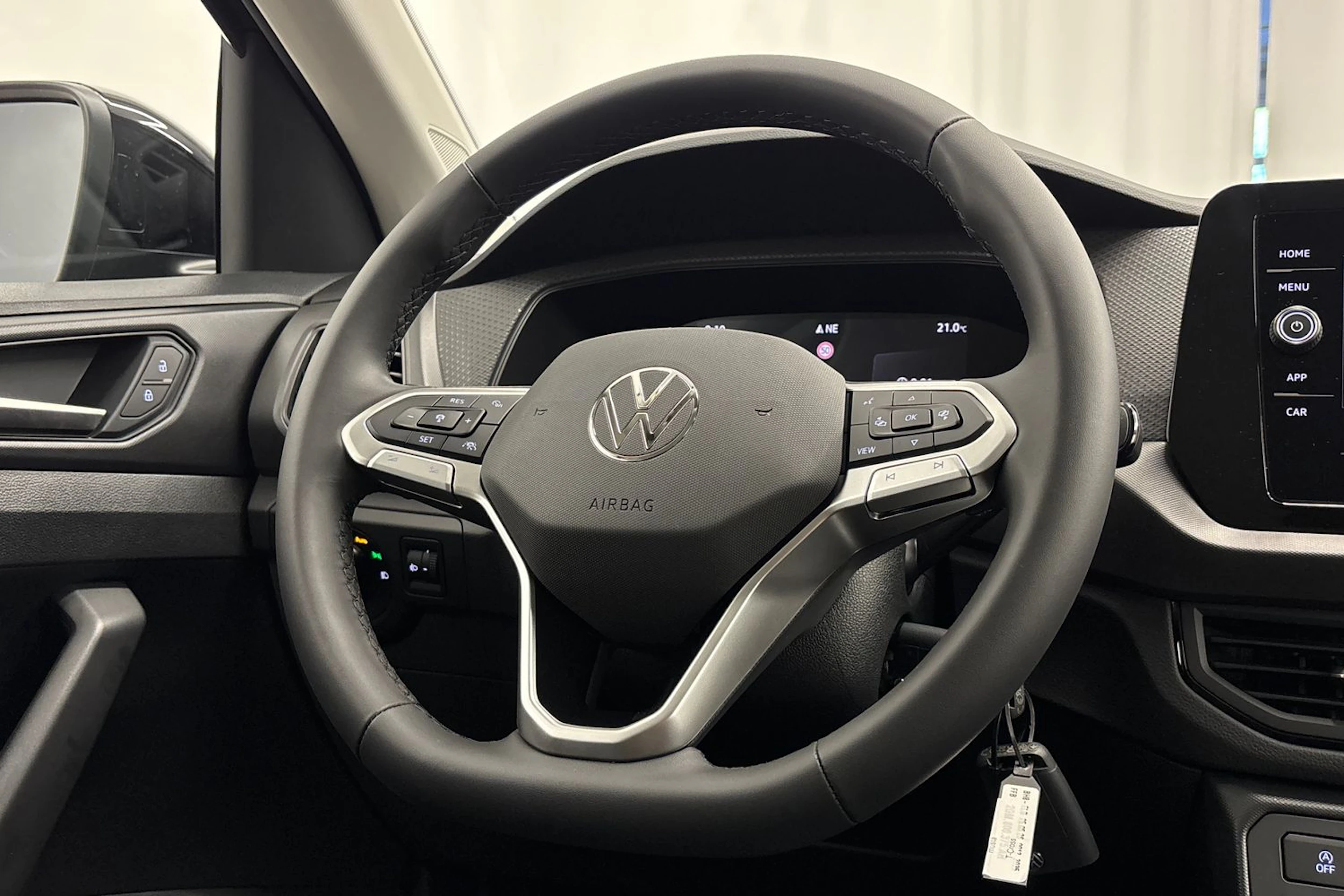 met. musta Volkswagen T-Cross 2027 kuva 12.