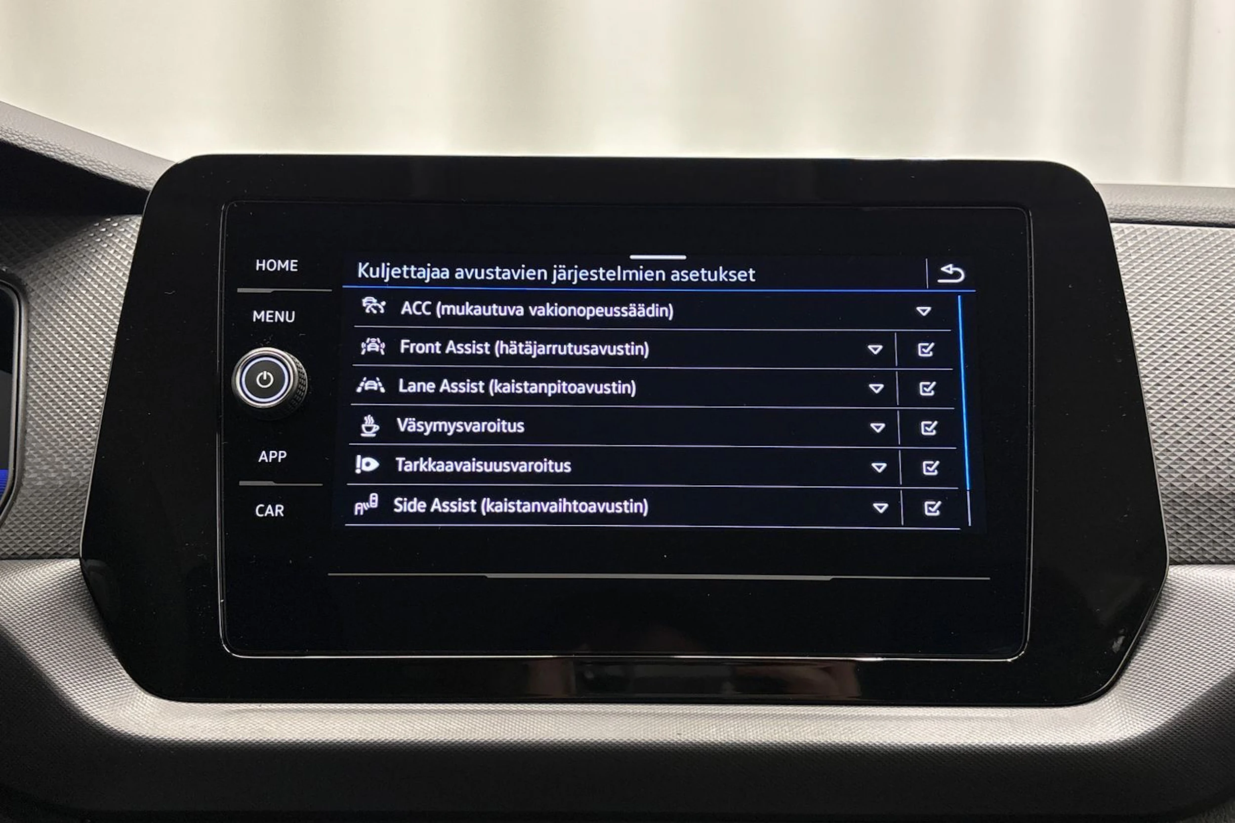 met. musta Volkswagen T-Cross 2027 kuva 18.