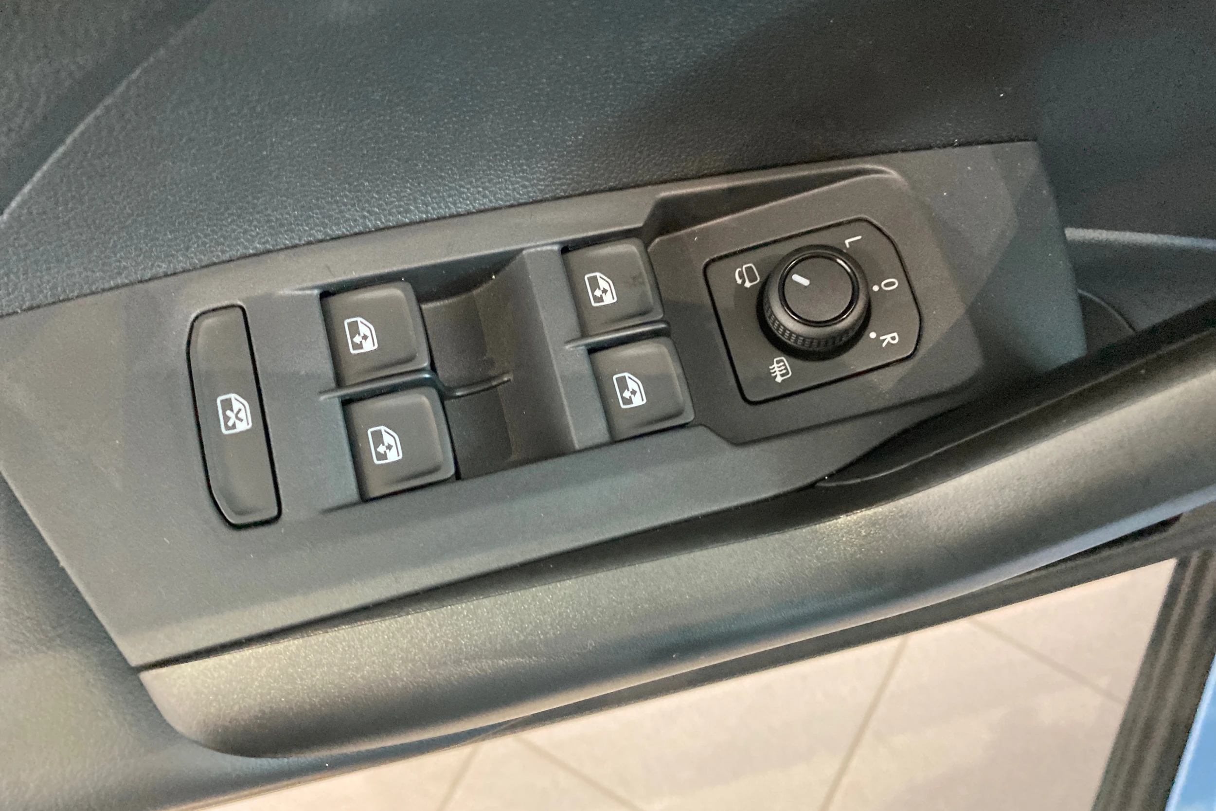 sininen Volkswagen T-Cross 2027 kuva 12.