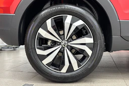 met. punainen Volkswagen T-Cross 2027 kuva 10.