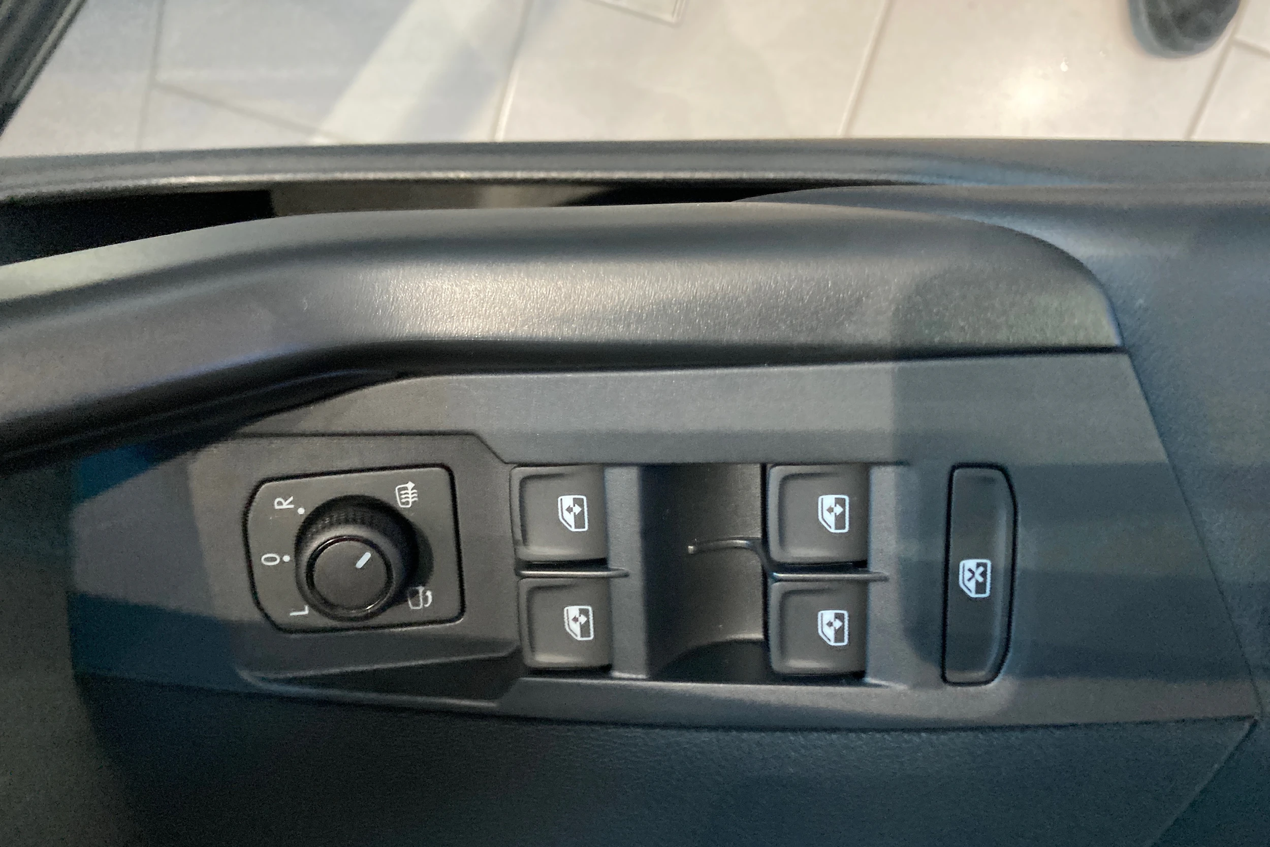 met. harmaa Volkswagen T-Cross 2027 kuva 11.