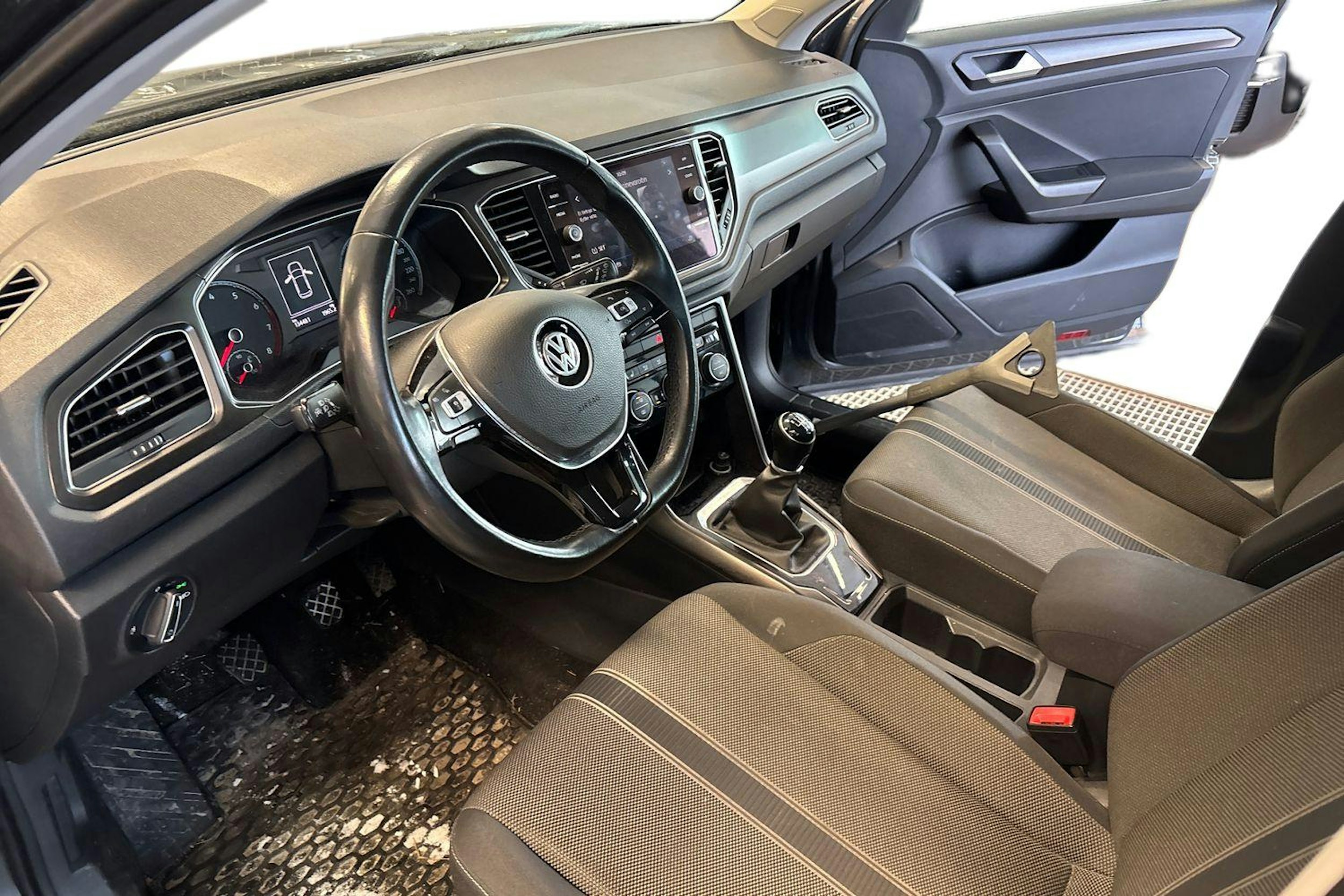 harmaa Volkswagen T-Roc 2018 kuva 3.