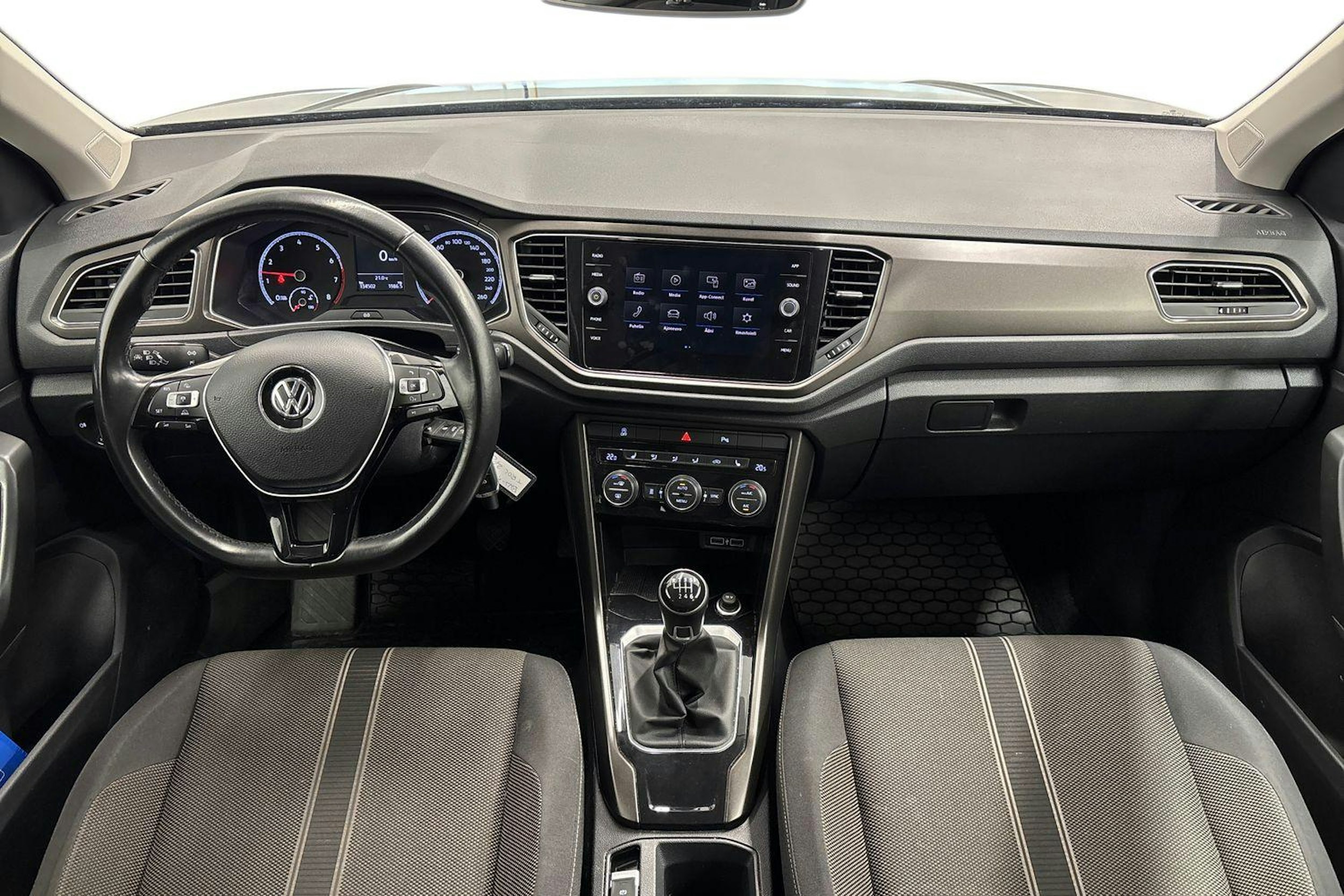 harmaa Volkswagen T-Roc 2018 kuva 9.