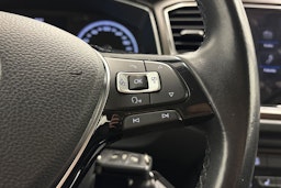 harmaa Volkswagen T-Roc 2018 kuva 17.