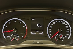 harmaa Volkswagen T-Roc 2018 kuva 18.