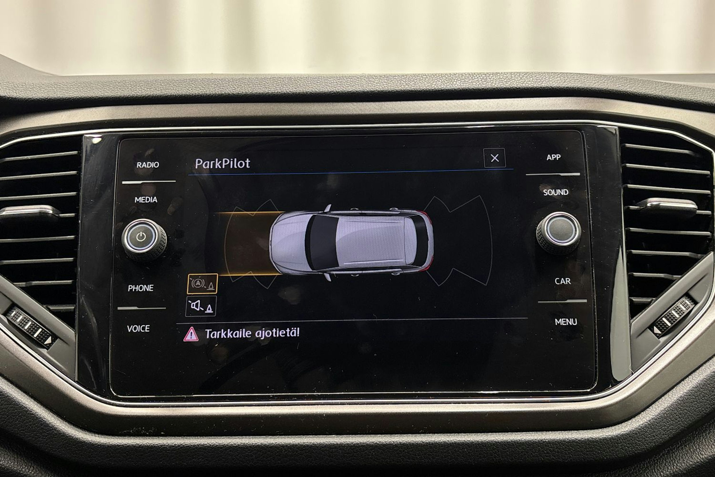 harmaa Volkswagen T-Roc 2018 kuva 19.