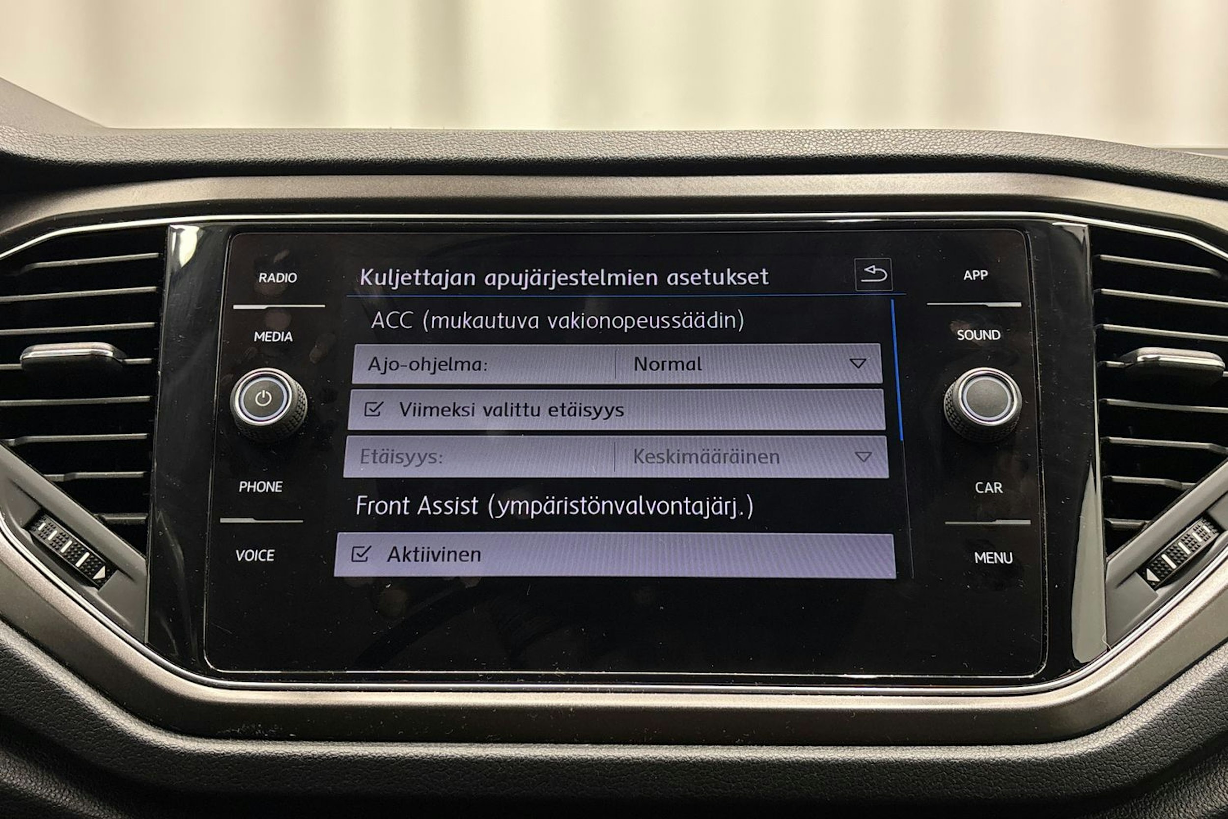 harmaa Volkswagen T-Roc 2018 kuva 20.