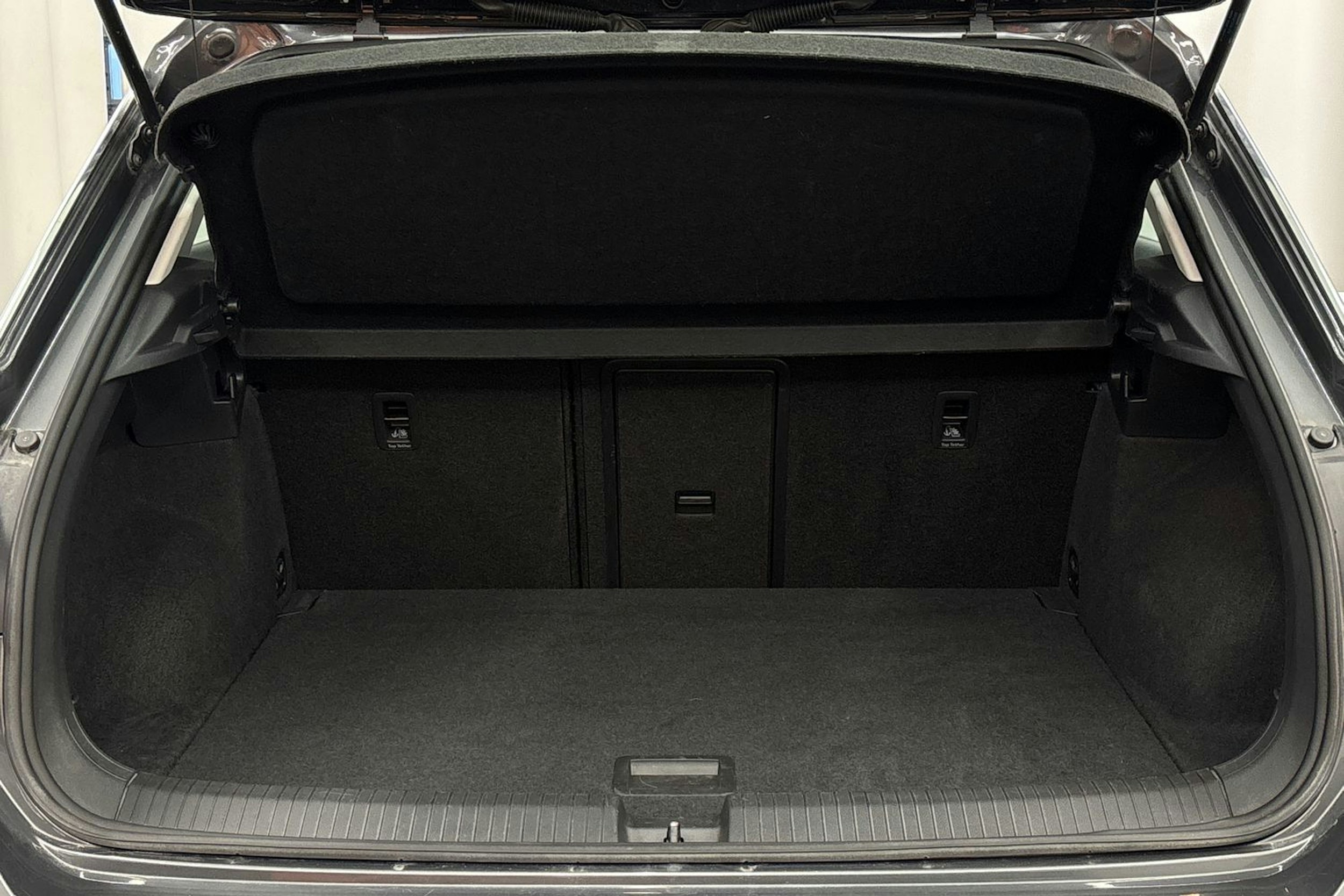 harmaa Volkswagen T-Roc 2018 kuva 25.