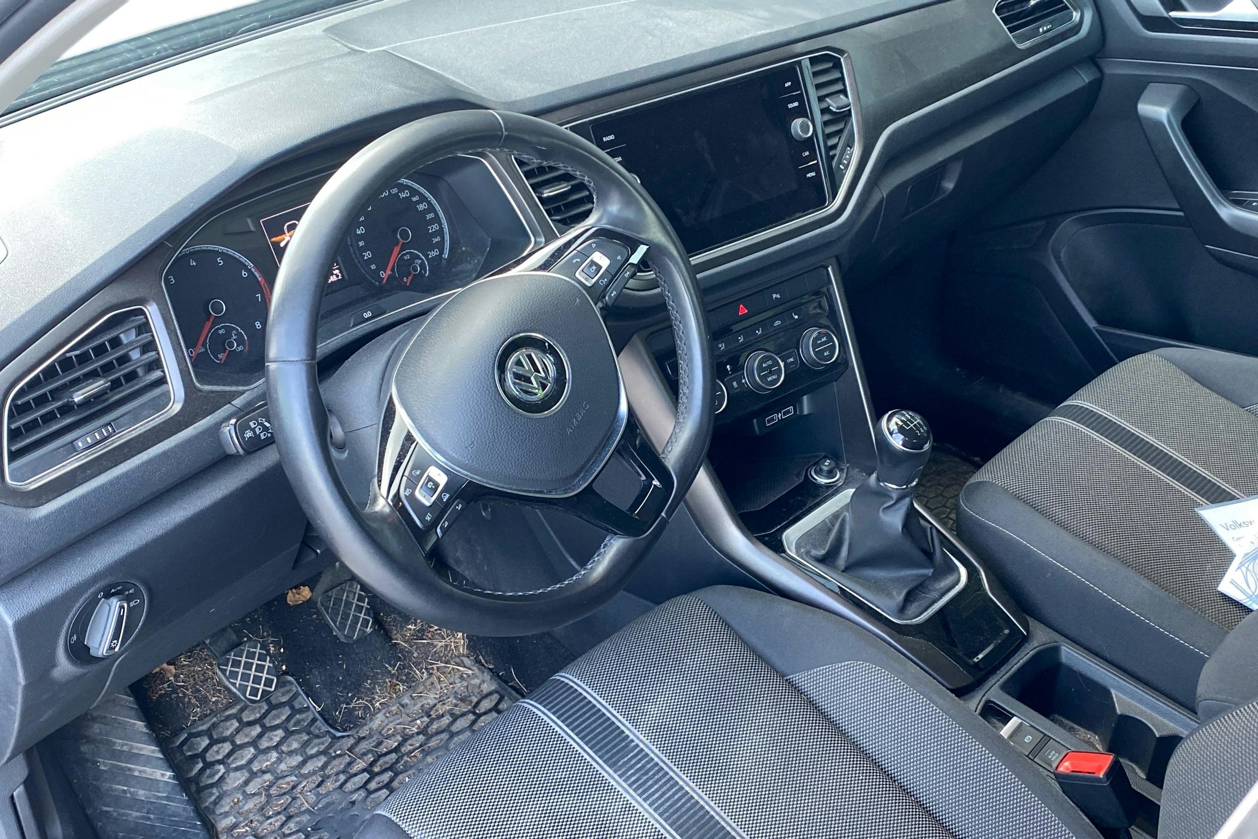harmaa Volkswagen T-Roc 2018 kuva 3.