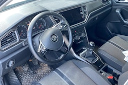 harmaa Volkswagen T-Roc 2018 kuva 3.