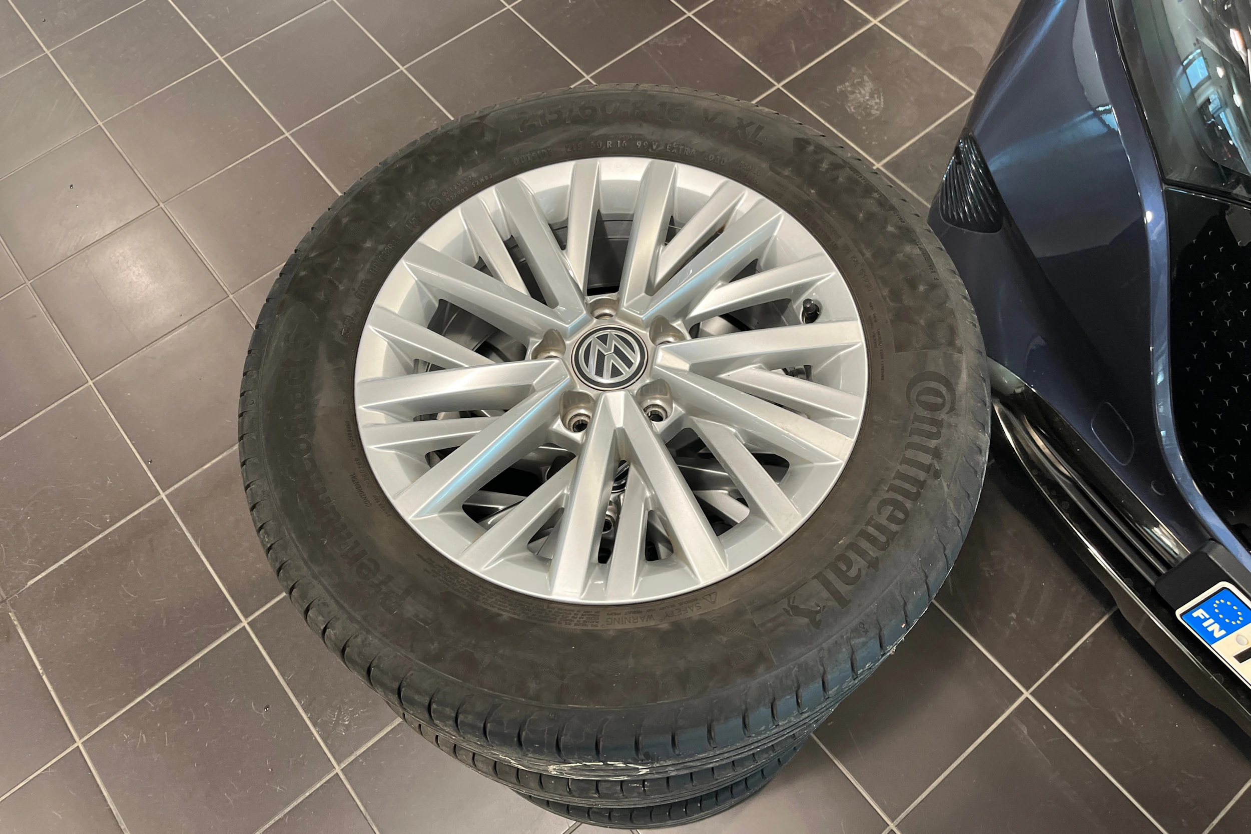 valkoinen Volkswagen T-Roc 2018 kuva 10.