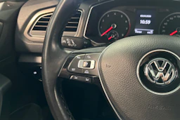 valkoinen Volkswagen T-Roc 2018 kuva 11.