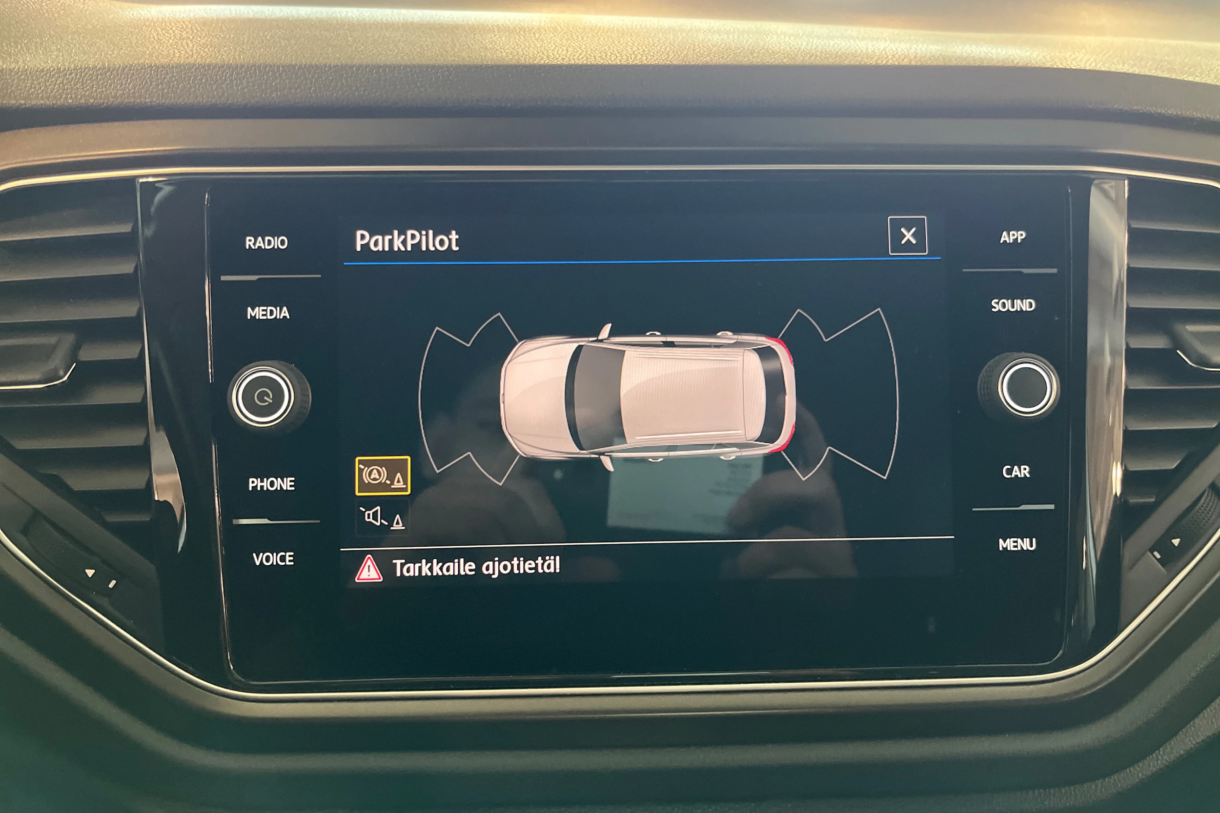 valkoinen Volkswagen T-Roc 2018 kuva 13.