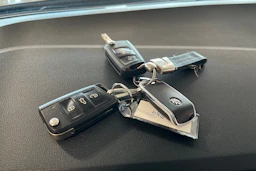 valkoinen Volkswagen T-Roc 2018 kuva 16.