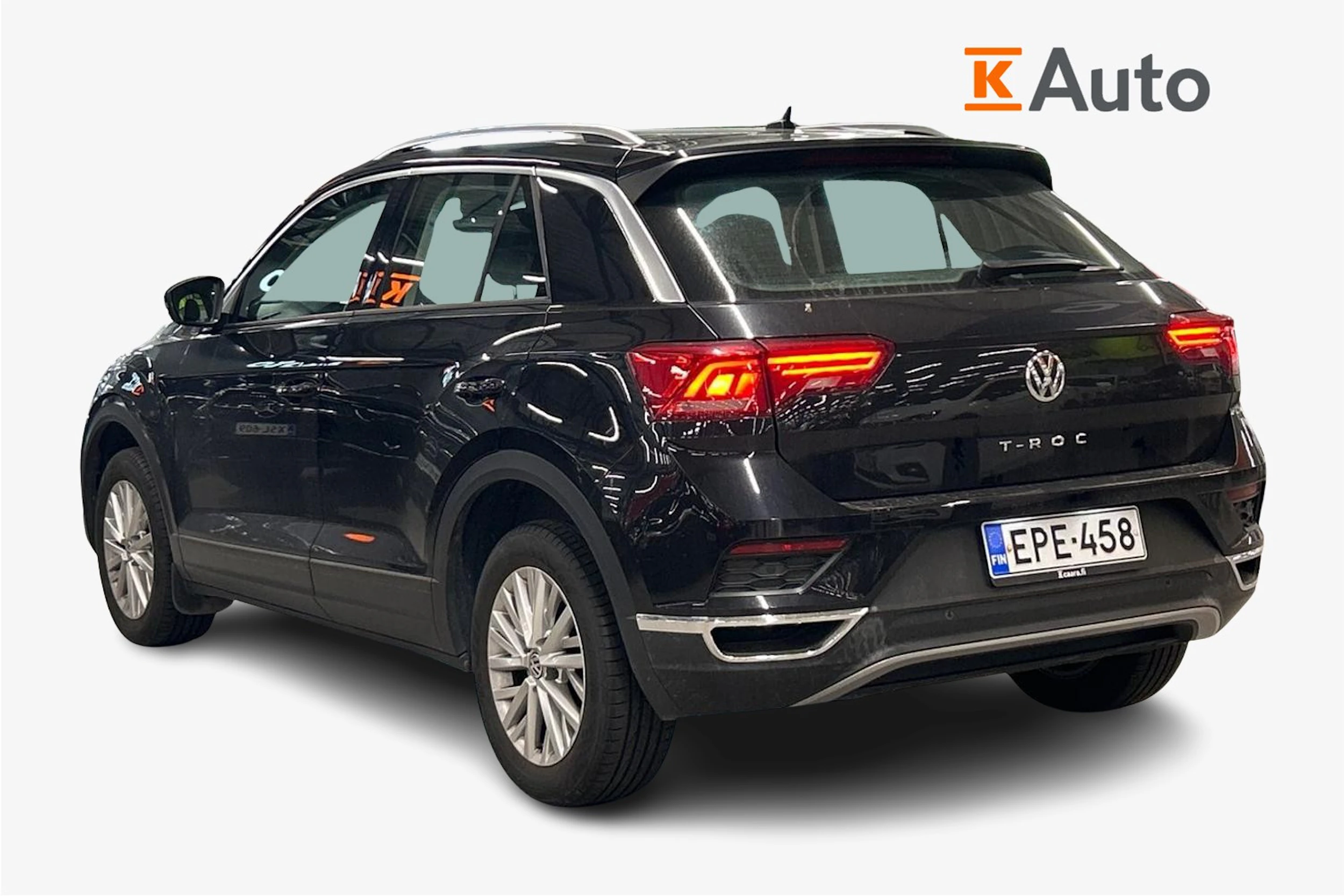 musta Volkswagen T-Roc 2018 kuva 2.