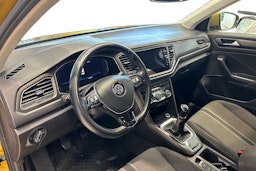 Keltainen Volkswagen T-Roc 2018 kuva 7.