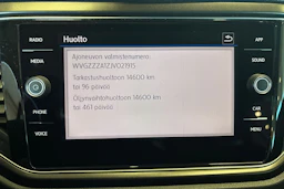Punainen Volkswagen T-Roc 2018 kuva 12.