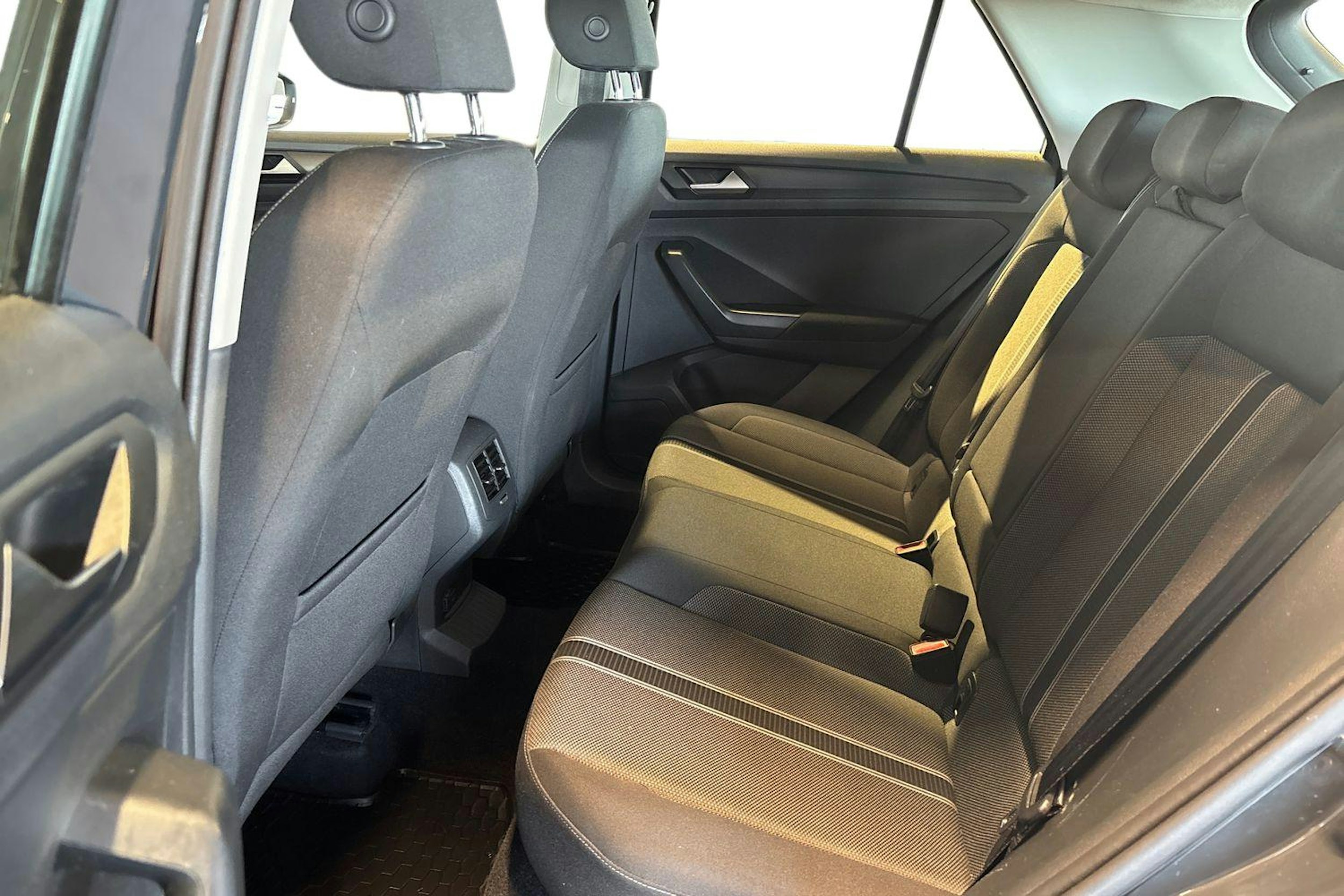 harmaa Volkswagen T-Roc 2018 kuva 10.