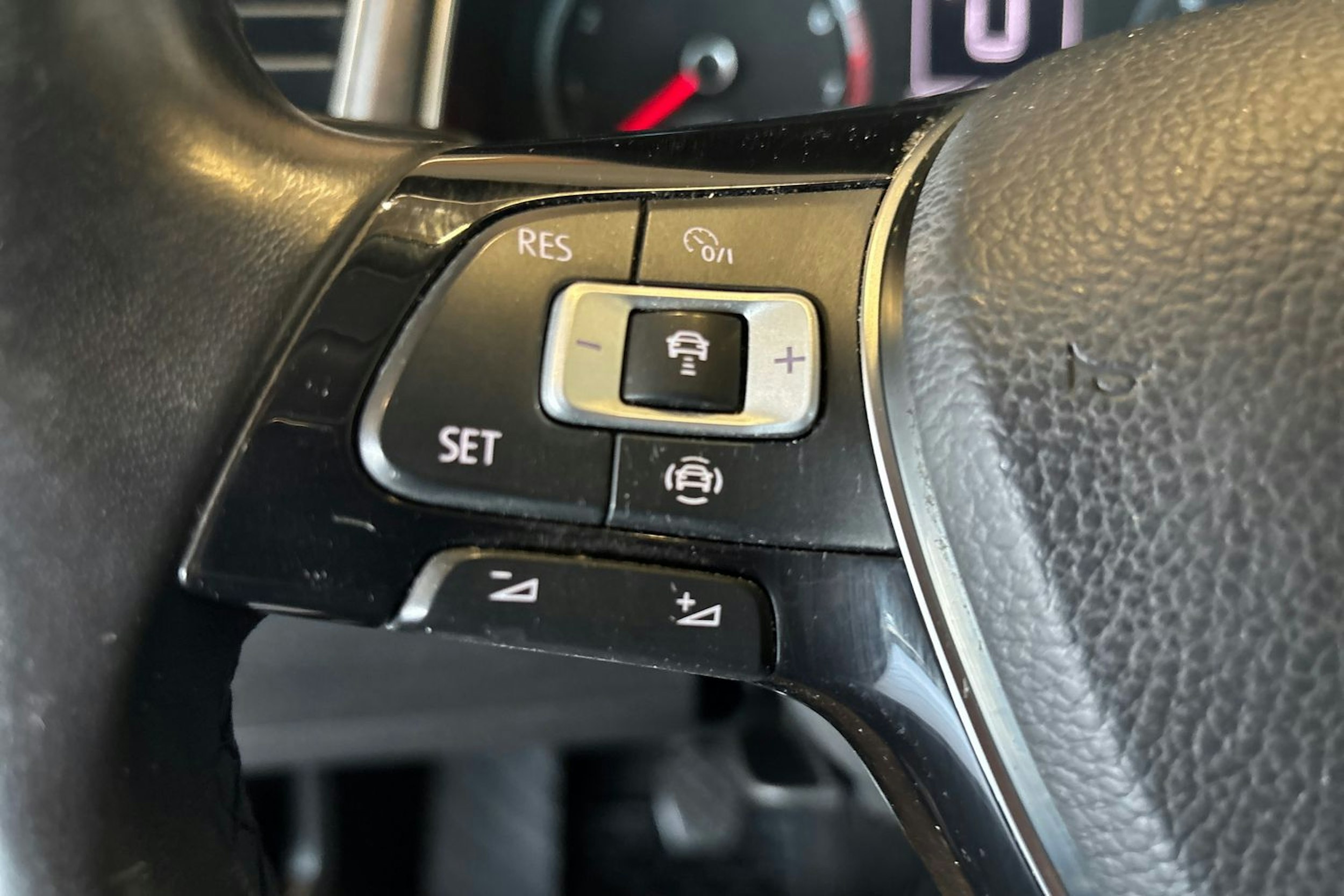harmaa Volkswagen T-Roc 2018 kuva 15.