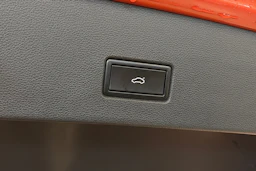 oranssi Volkswagen T-Roc 2018 kuva 7.