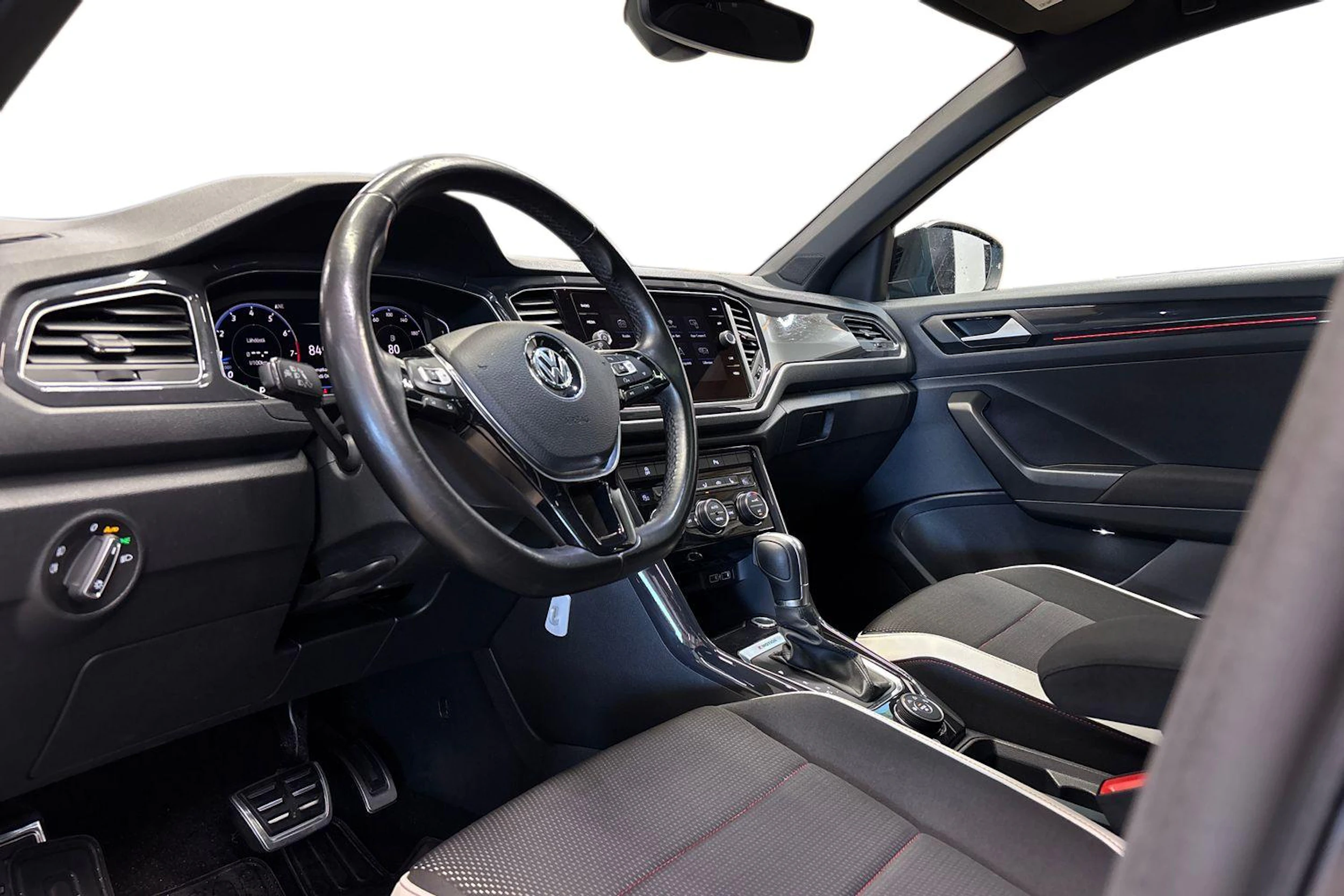musta Volkswagen T-Roc 2018 kuva 6.