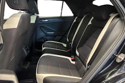 musta Volkswagen T-Roc 2018 kuva 8.