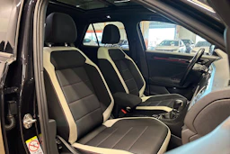 musta Volkswagen T-Roc 2018 kuva 11.