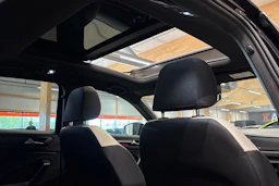 musta Volkswagen T-Roc 2018 kuva 12.