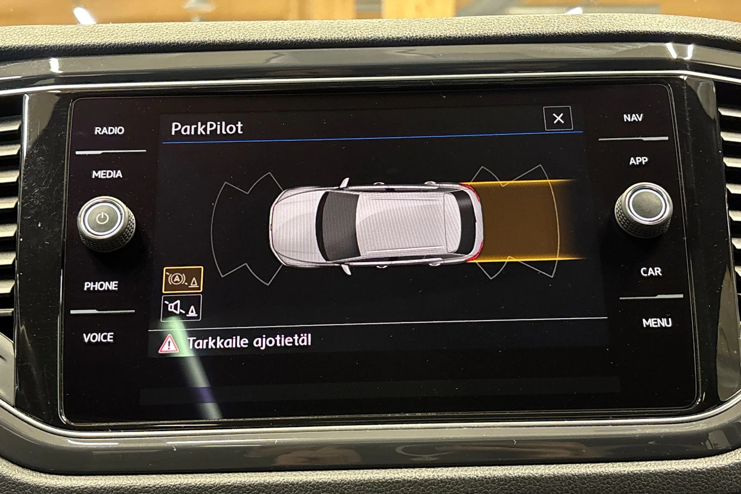 musta Volkswagen T-Roc 2018 kuva 18.