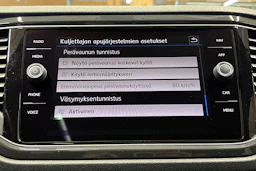 musta Volkswagen T-Roc 2018 kuva 22.