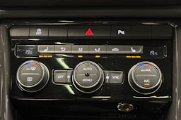 musta Volkswagen T-Roc 2018 kuva 24.