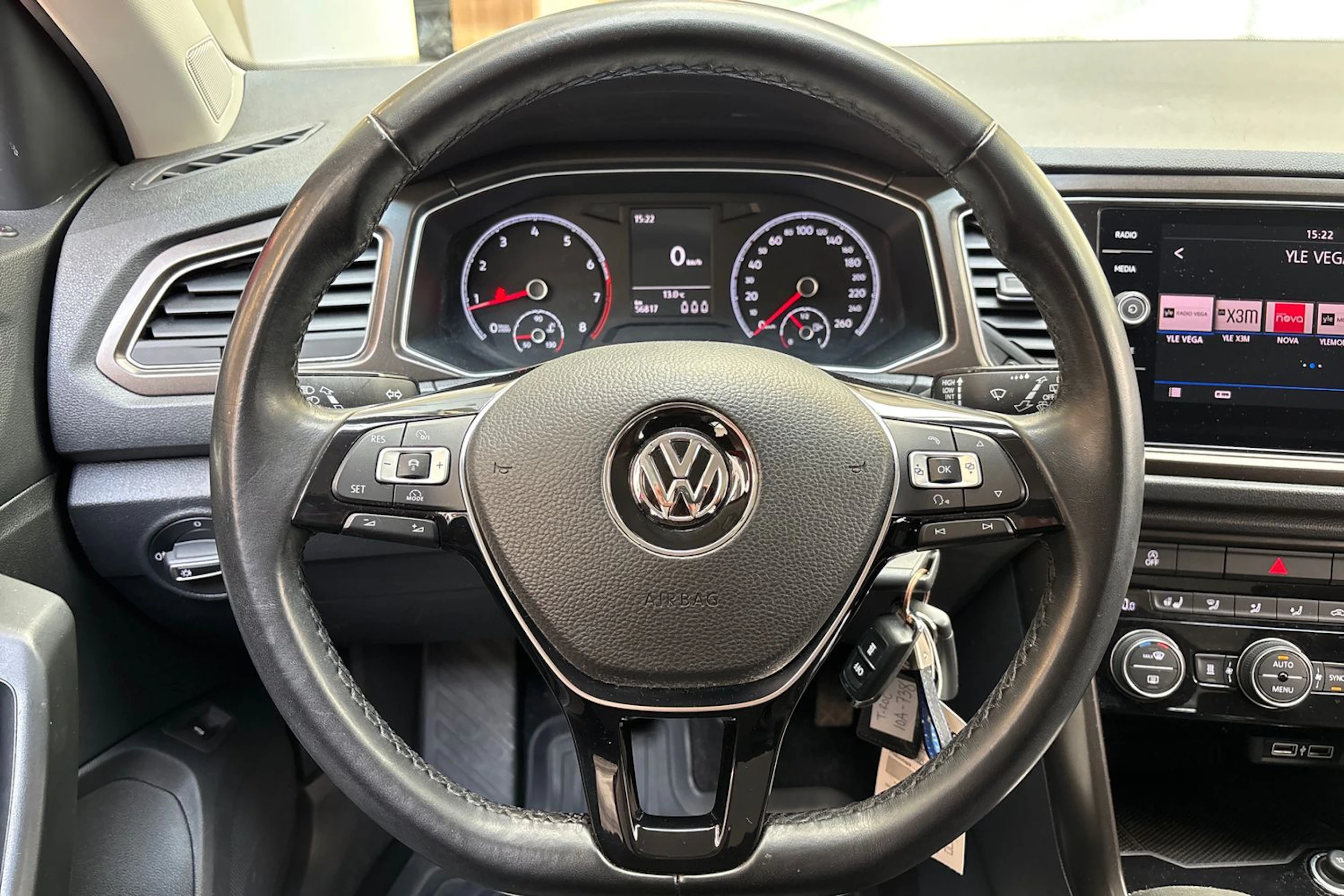 punainen Volkswagen T-Roc 2018 kuva 20.