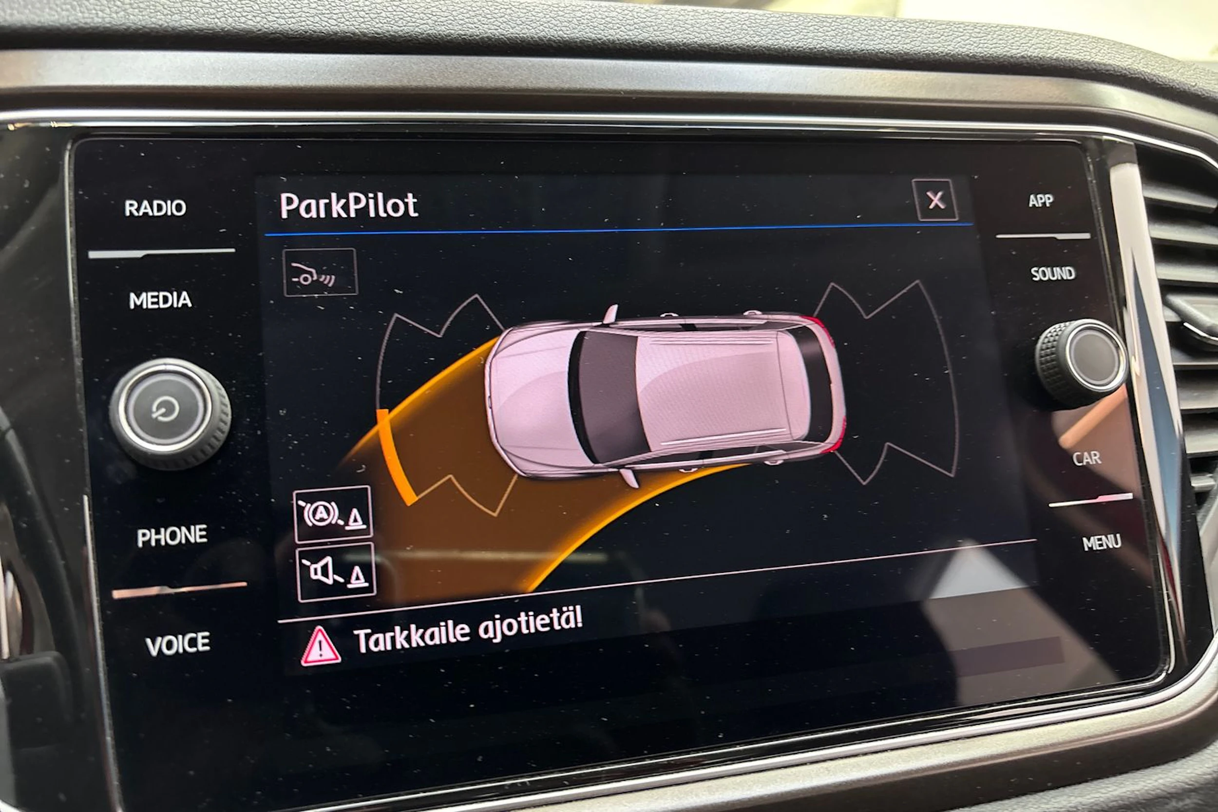 punainen Volkswagen T-Roc 2018 kuva 23.