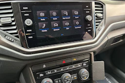 punainen Volkswagen T-Roc 2018 kuva 24.