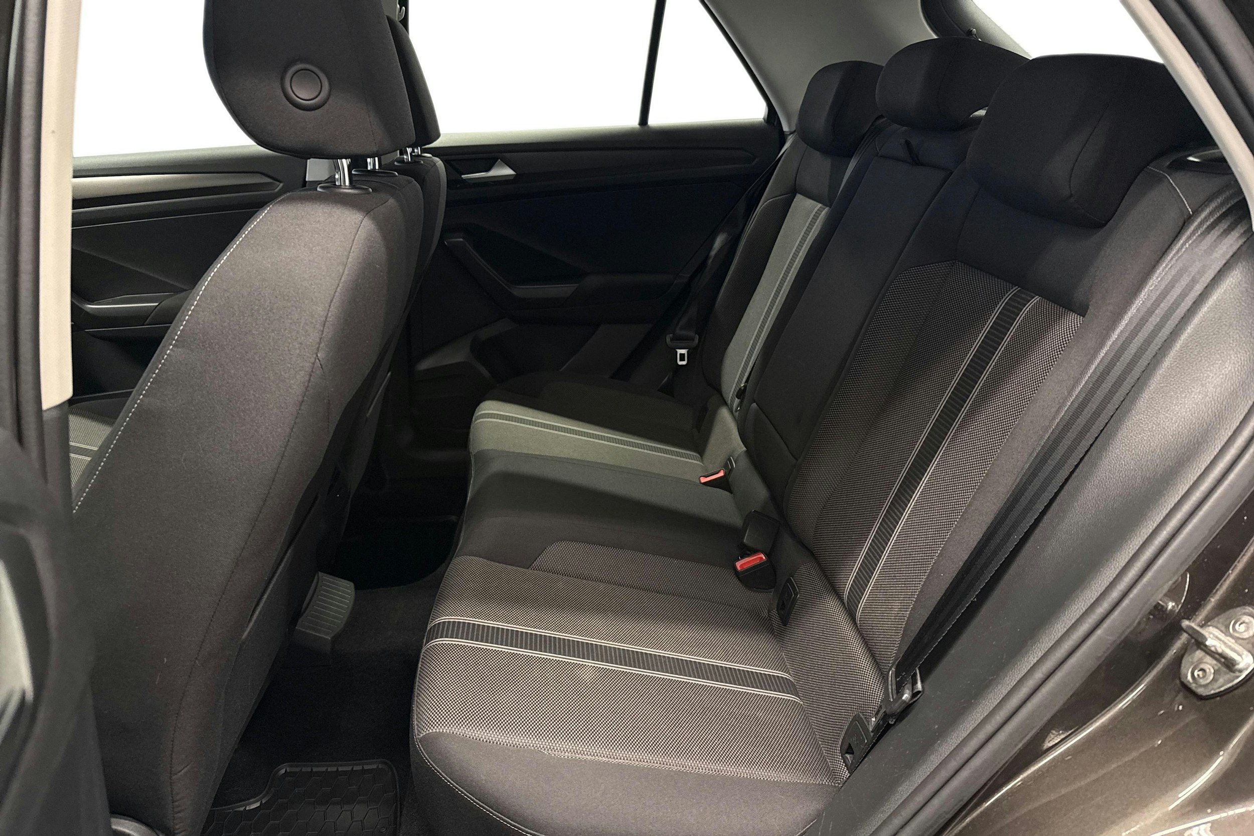 ruskea (beige) Volkswagen T-Roc 2018 kuva 10.