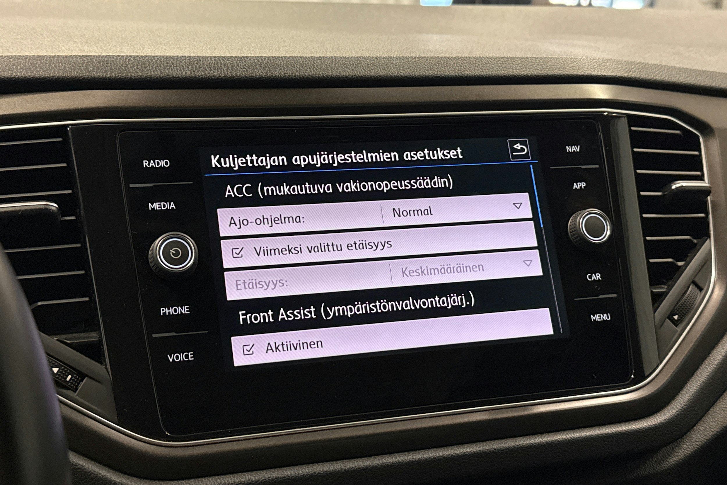 ruskea (beige) Volkswagen T-Roc 2018 kuva 21.