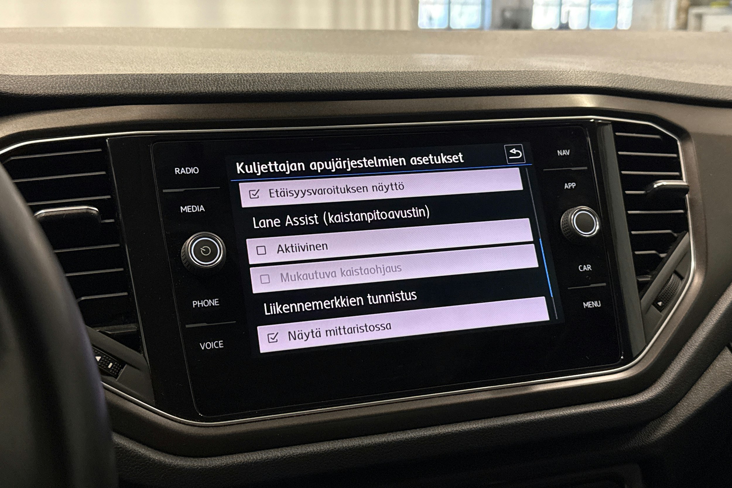 ruskea (beige) Volkswagen T-Roc 2018 kuva 22.