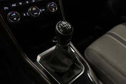 ruskea (beige) Volkswagen T-Roc 2018 kuva 24.