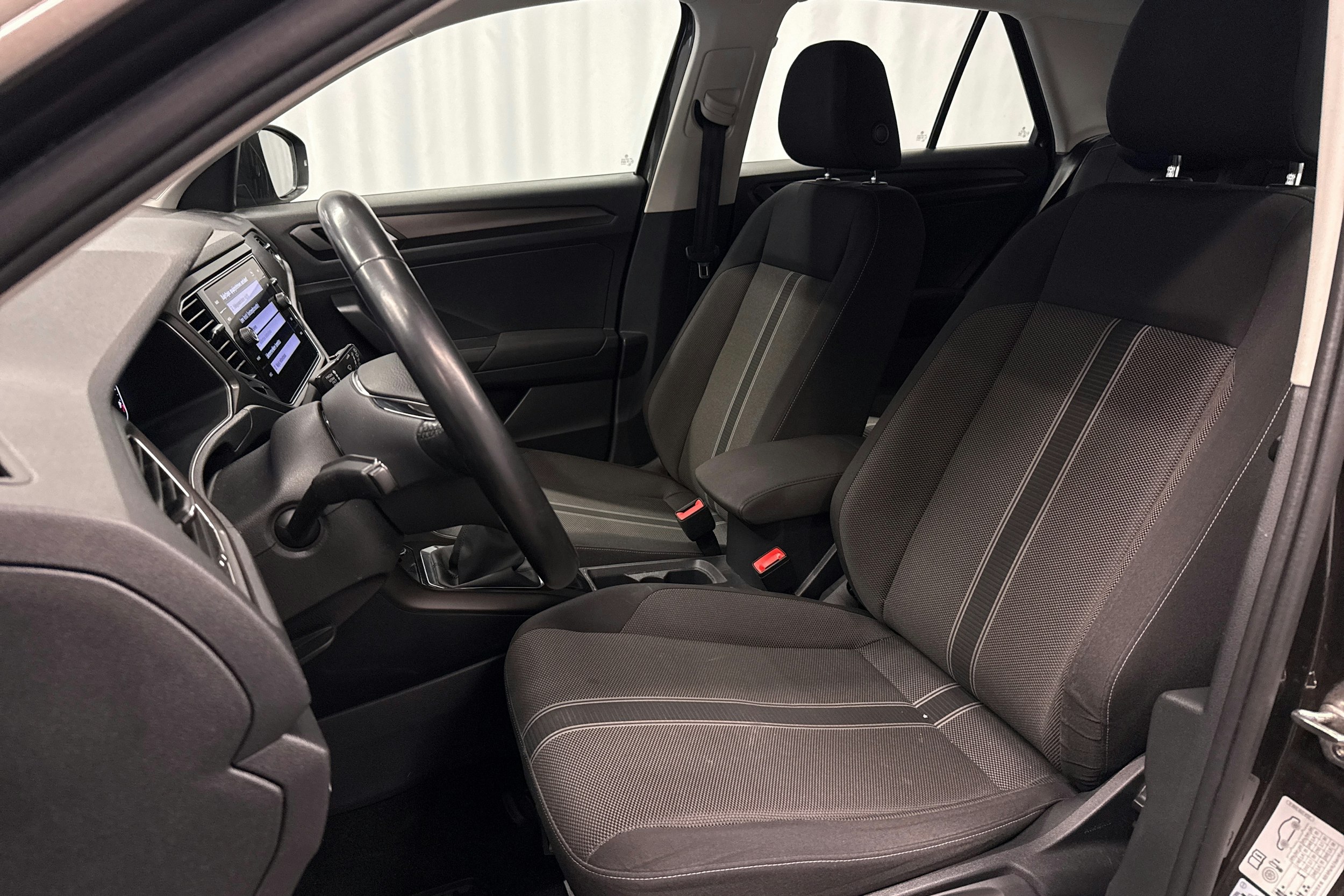 ruskea (beige) Volkswagen T-Roc 2018 kuva 25.