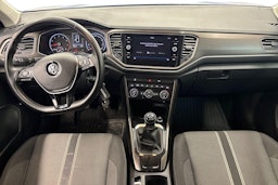 sininen Volkswagen T-Roc 2018 kuva 9.