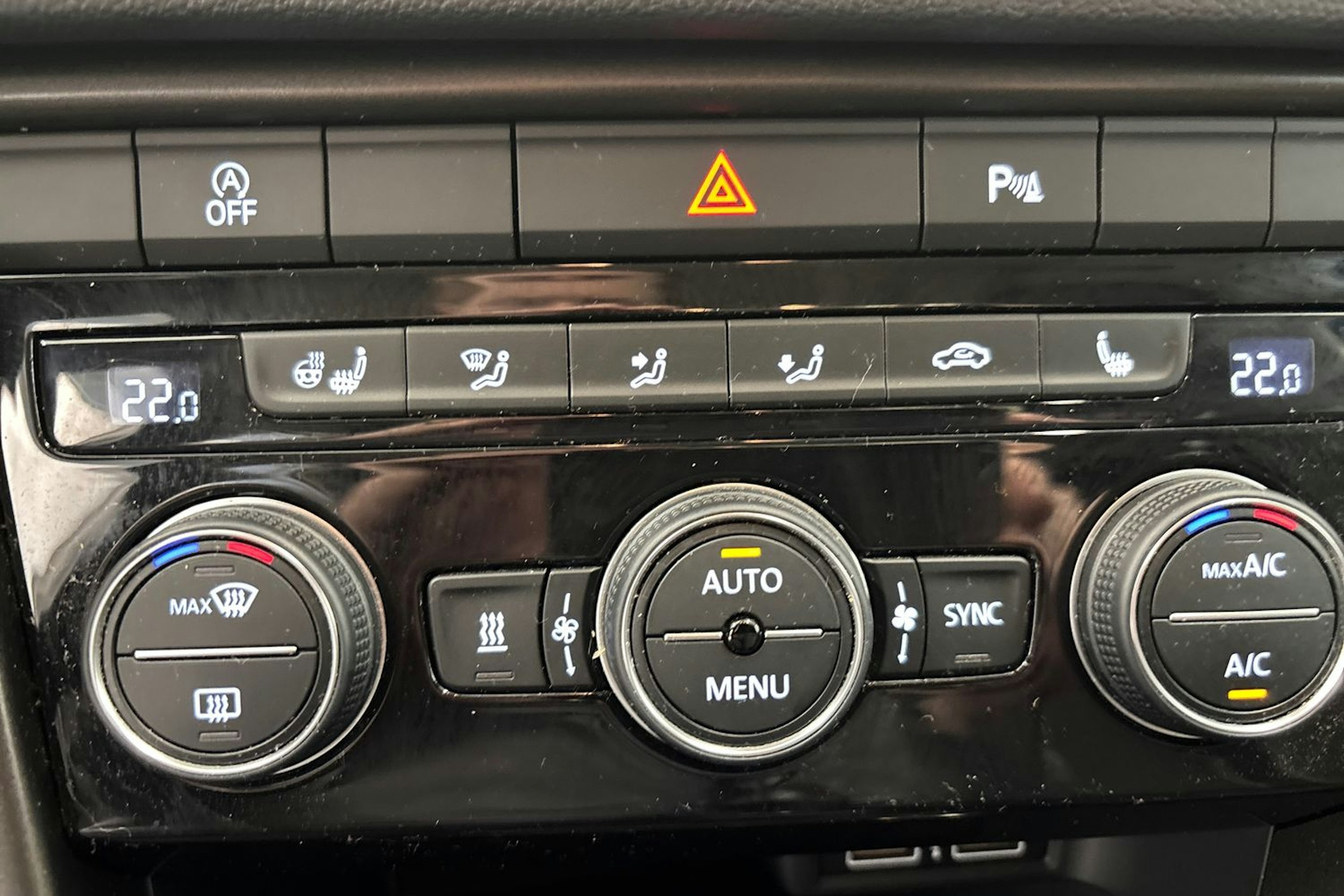 sininen Volkswagen T-Roc 2018 kuva 17.